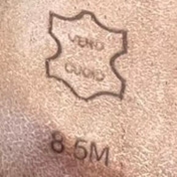 Donald J Pliner Black Pumps Snakeskin StuddedRetro Pointed Toe - Picture 9 of 10